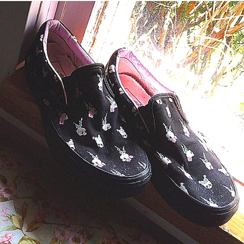 Vans cactus paradise slip on black supreme limited edition skull succulent shoes